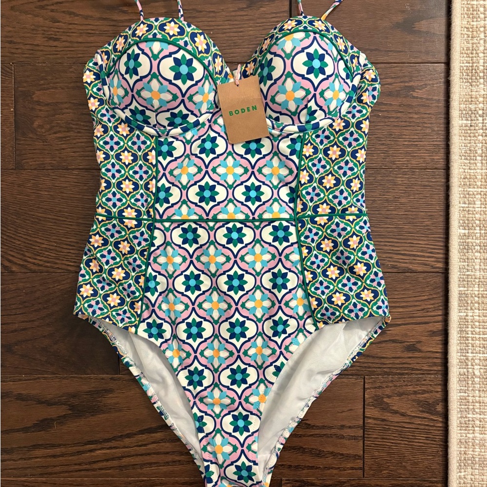 Boden swimsuit NEW 34B Rhodes Cup-Size bathing suit 1 piece Multi Floweret Tile